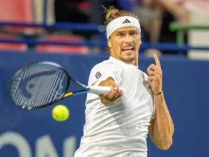 Top-Seeded Alexander Zverev ने Alexei Popyrin को हराकर Toronto Semifinals में किया Qualify