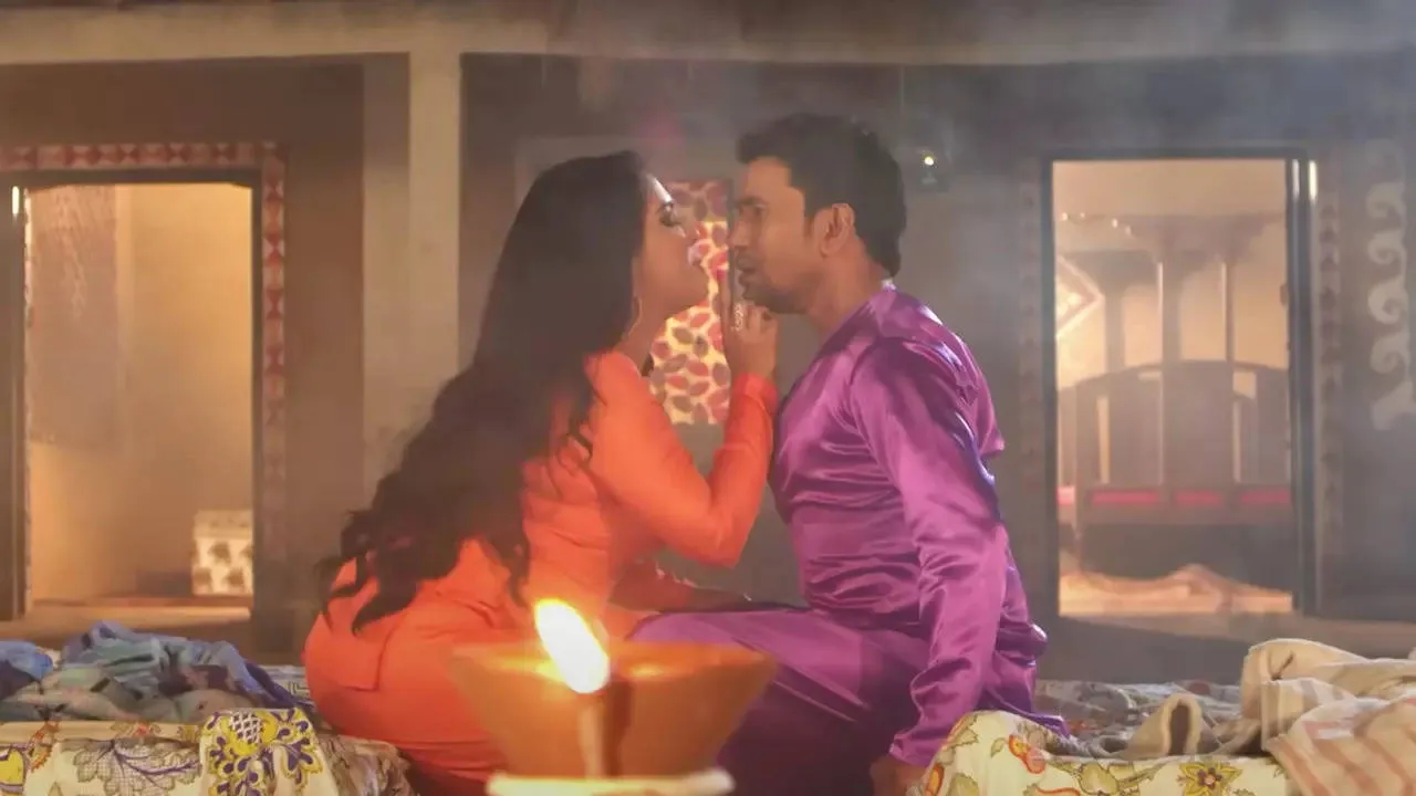 Top 5 Bhojpuri Hot Songs