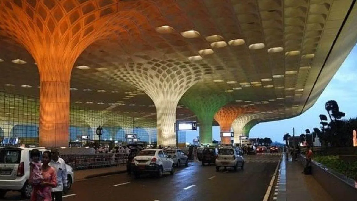 Mumbai Bomb Threat