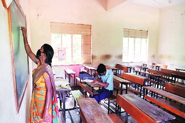 School Closed in UP