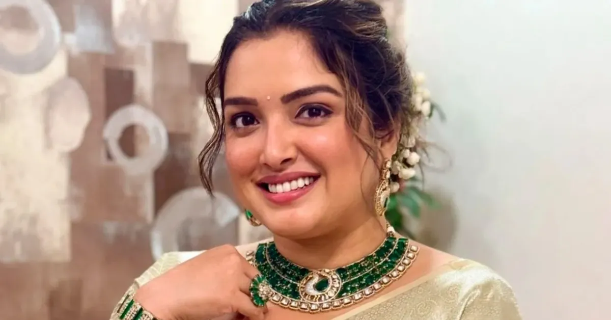 Amrapali Dubey on Pawan Singh