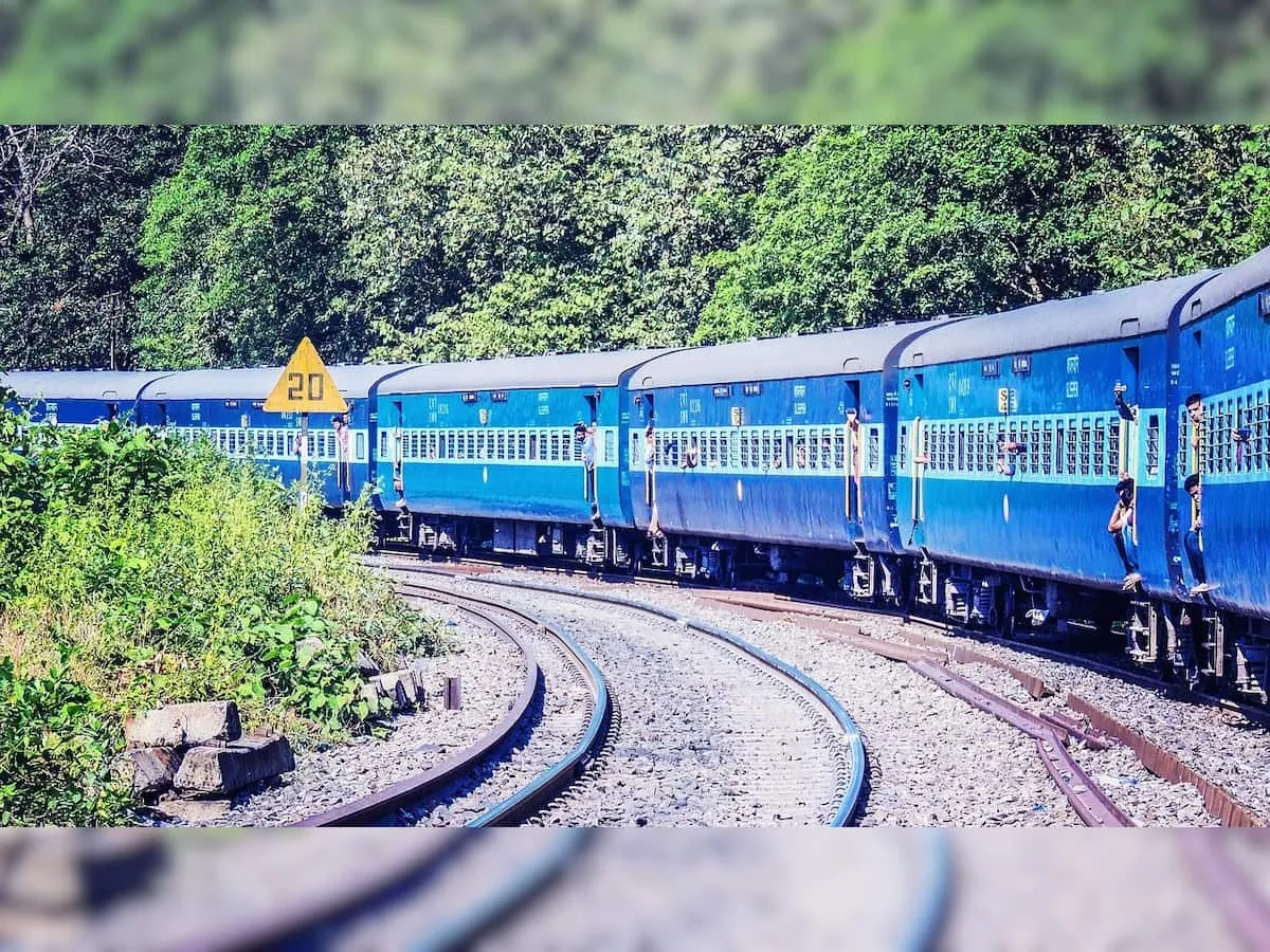 कैंसिल ट्रेनों की लिस्ट