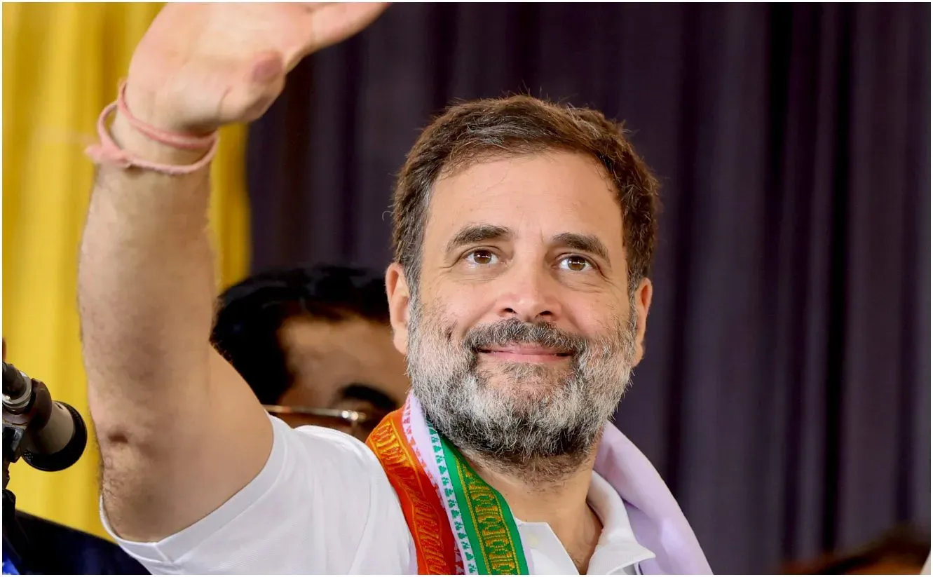 राहुल गांधी ने दी बधाई