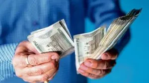 केंद्रीय कर्मचारी और पेंशनभोगियों के लिए बड़ी खुशखबरी!  8वें वेतन आयोग को कैबिनेट ने दी मंजूरी, जानें कितनी बढ़ेगी सैलेरी?