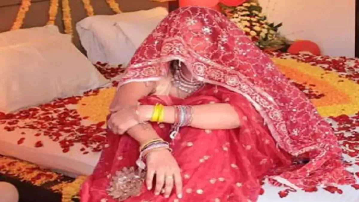 Mathura Looteri Bride Case