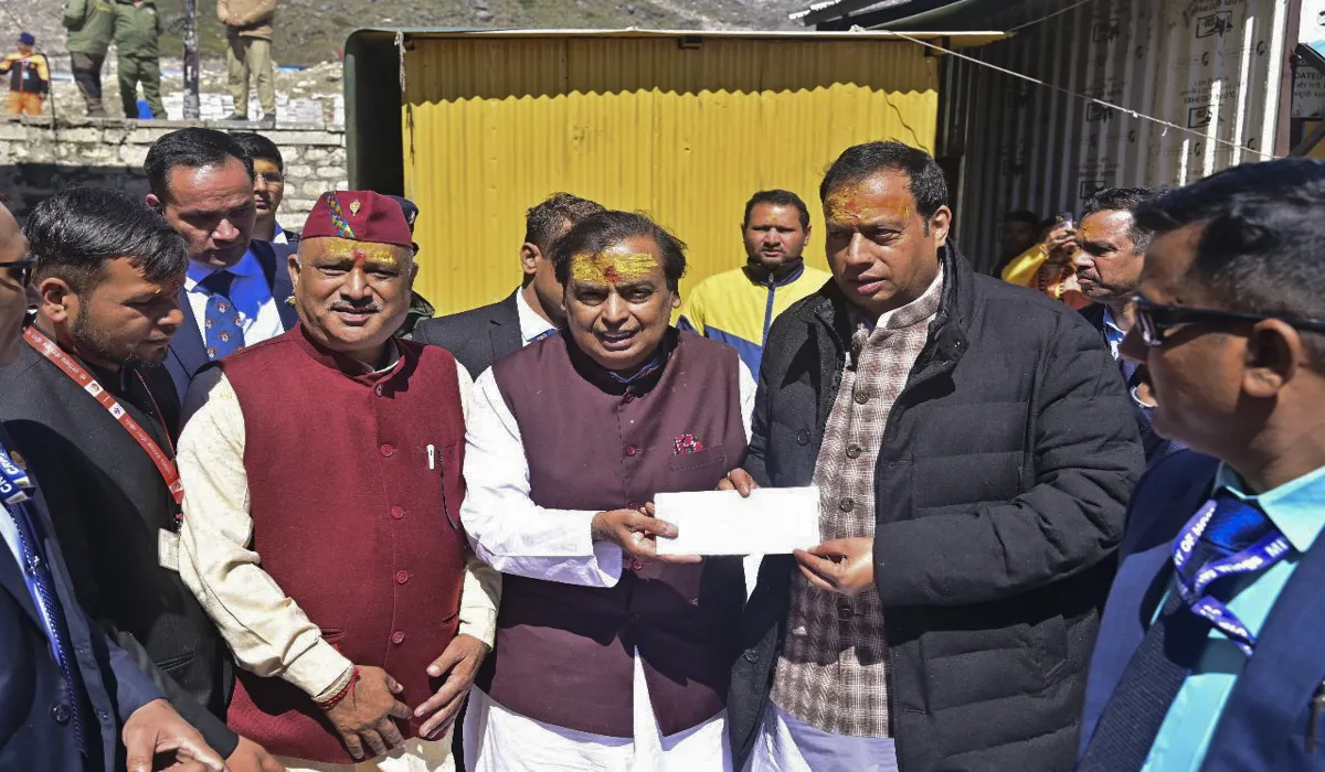Mukesh Ambani Visits Kedarnath-Badrinath Shrines