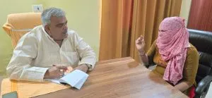 UP News: धर्म परिवर्तन और यौन शोषण से परेशान पीड़िता, BJP जिलाध्यक्ष से लगाई न्याय की गुहार