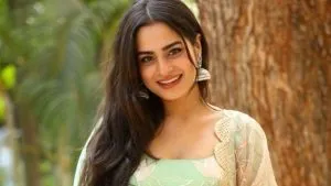 Ayesha khan