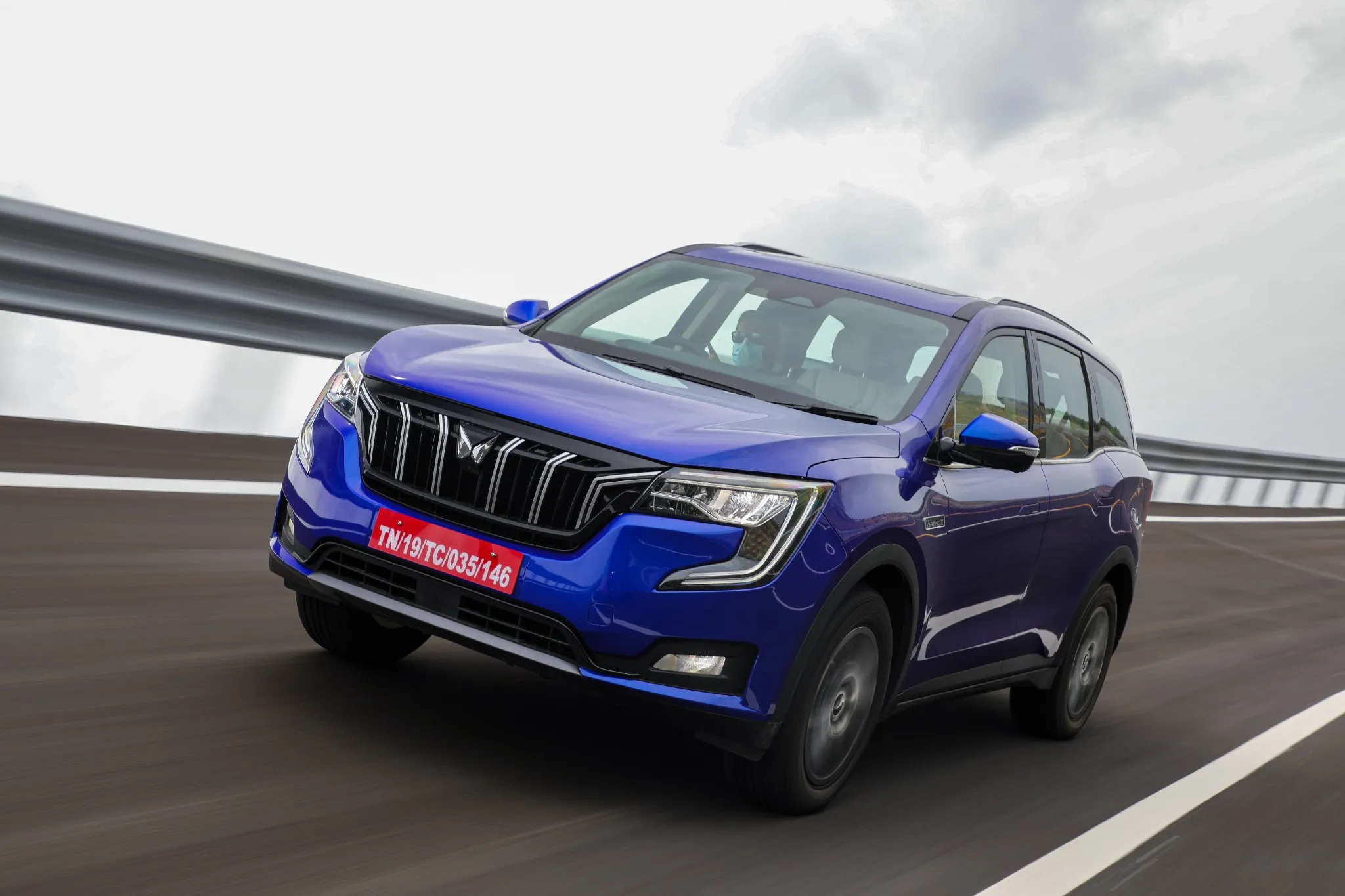 Mahindra XUV 700 2025