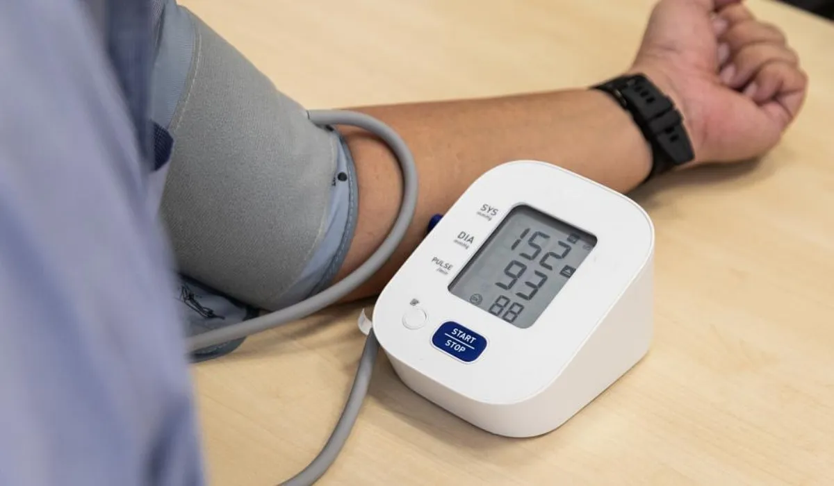 7 Natural Ways to Control High Blood Pressure
