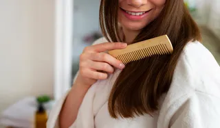 How to Remove Dandruff at Home