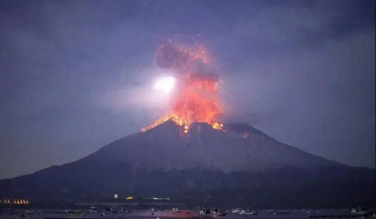 Japan Sakurajima Volcano eruption