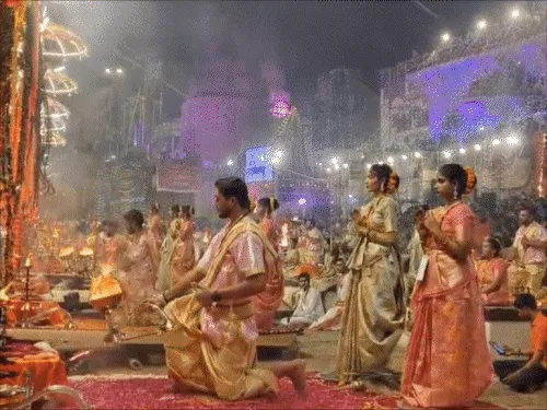 Kashi Mein Dev Deepawali (credit-sm)