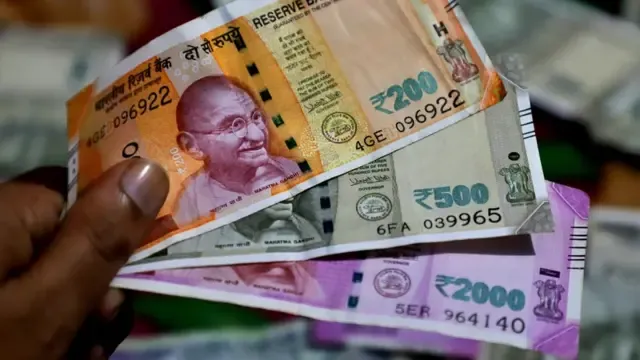 Nepal Lifts Ban on Indian Currency