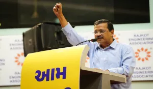 ‘अब गुजरात में जनता की सरकार बनेगी…’ राजकोट में बोले अरविंद केजरीवाल; AAPकार्यकर्ताओं से की मुलाकात