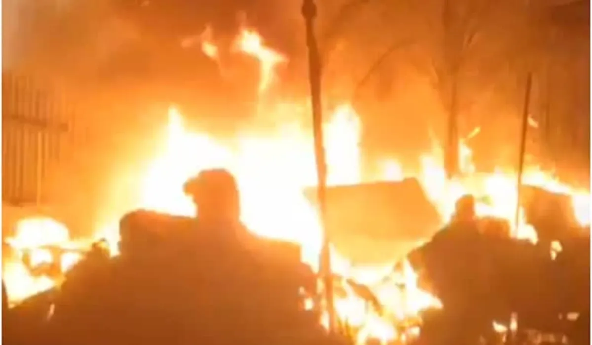 Fire in Thane Banquet Hall
