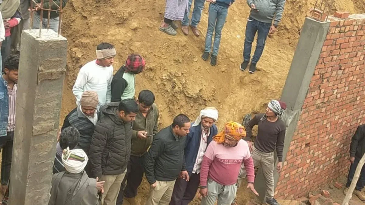 Agra Basement collapse