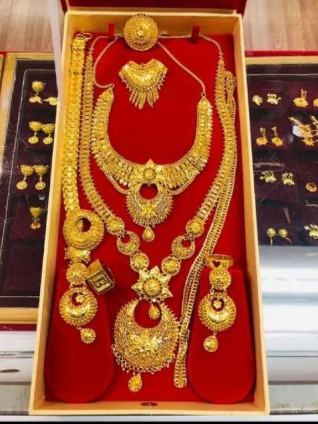 Gold Silver Rate Today 03 Dec: सोने की कीमतों में गिरावट, चांदी भी पड़ी फीकी, अभी जानें अपने शहर का ताजा भाव