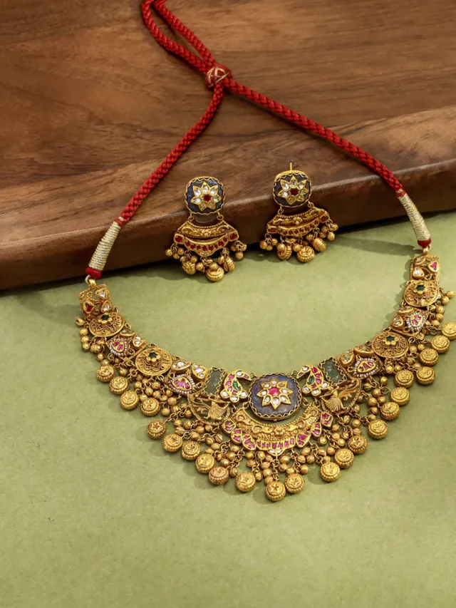 Gold Silver Rate Today 06 Dec: सोने हुआ महंगा तो चांदी में भारी गिरावट, खरीदने से पहले देखें ताजा रेट