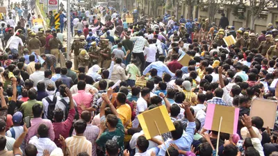 Prayagraj student Protest