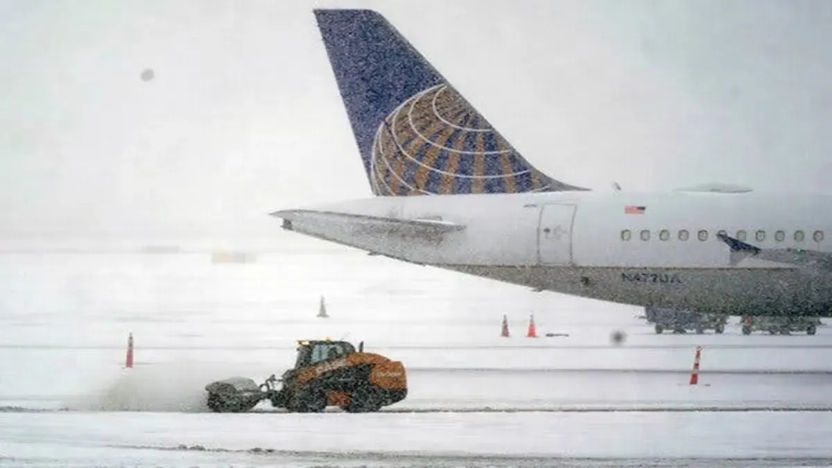 Winter Storm Disrupts Travel In US: बर्फिले डेविन तूफान का कहर, आपातकाल ...