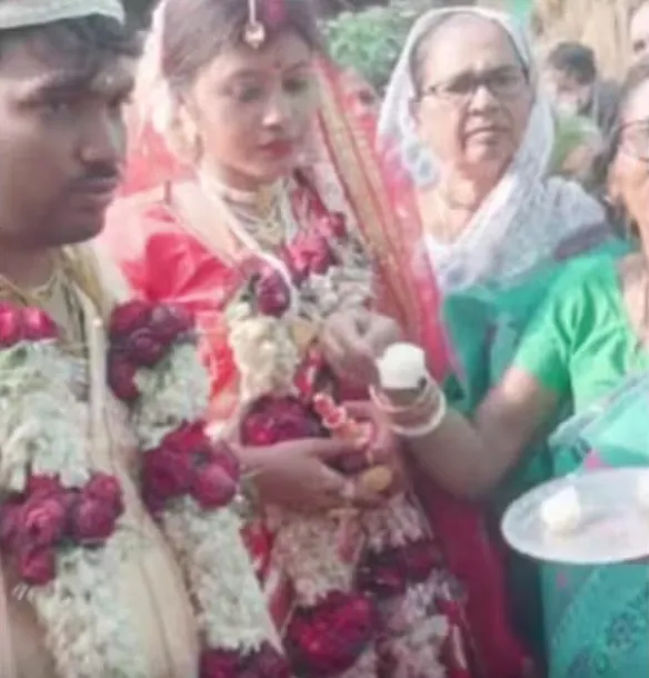 Bride catches rasgulla video