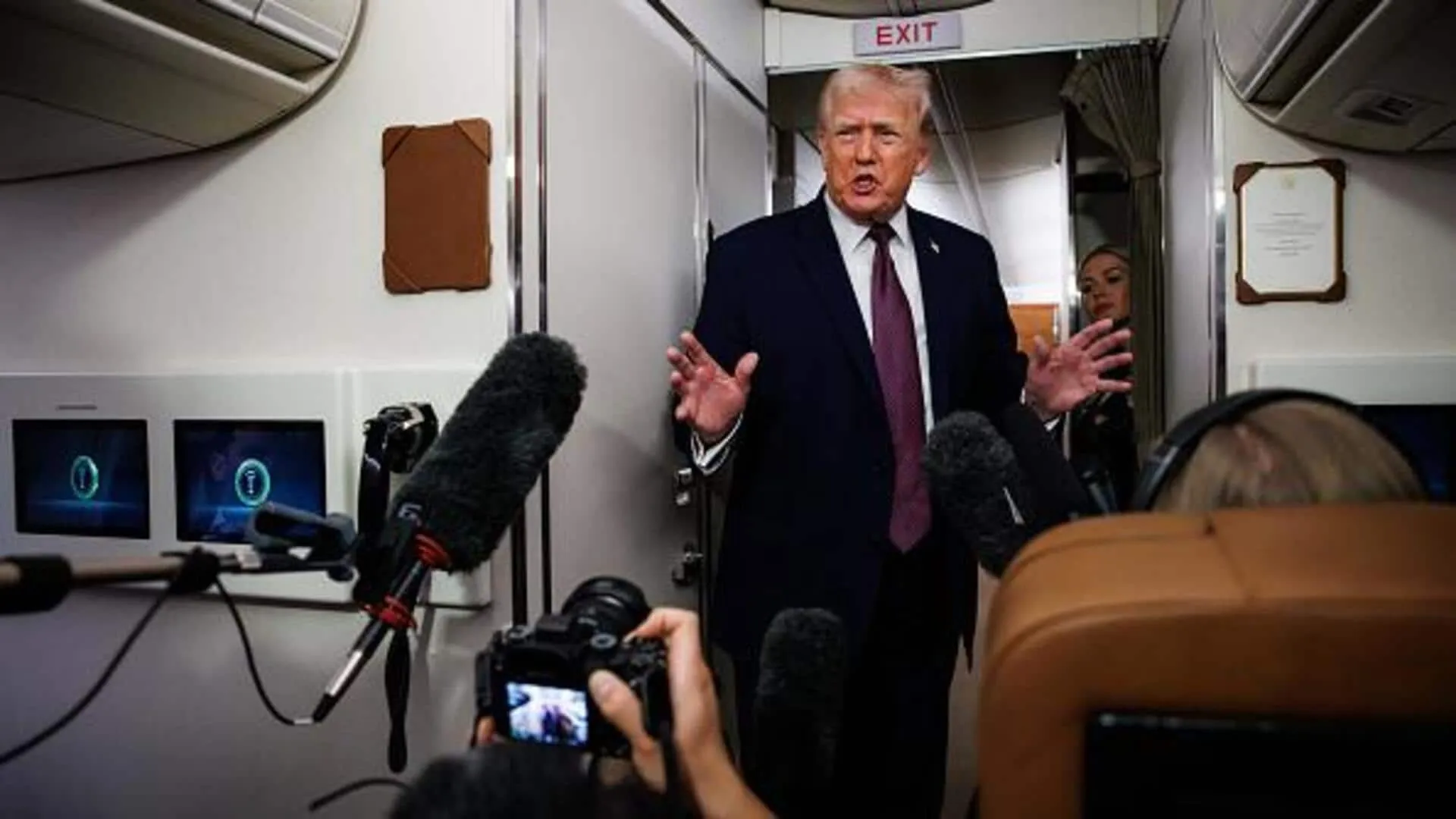 Donald Trump Air Force 1 Plane Price 3