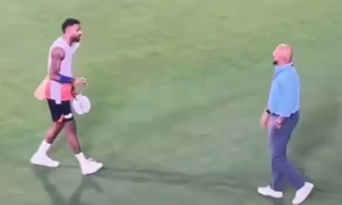 Hardik Pandya Angry on Murali Kartik