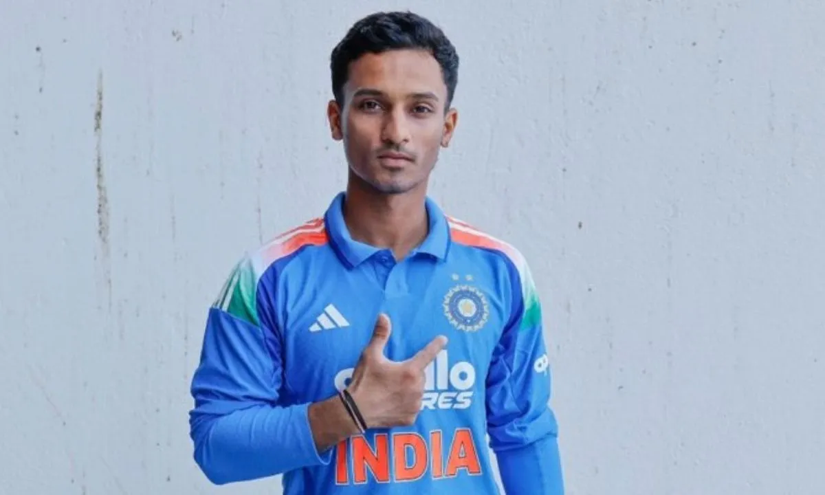 Ayush Badoni Gutka Background