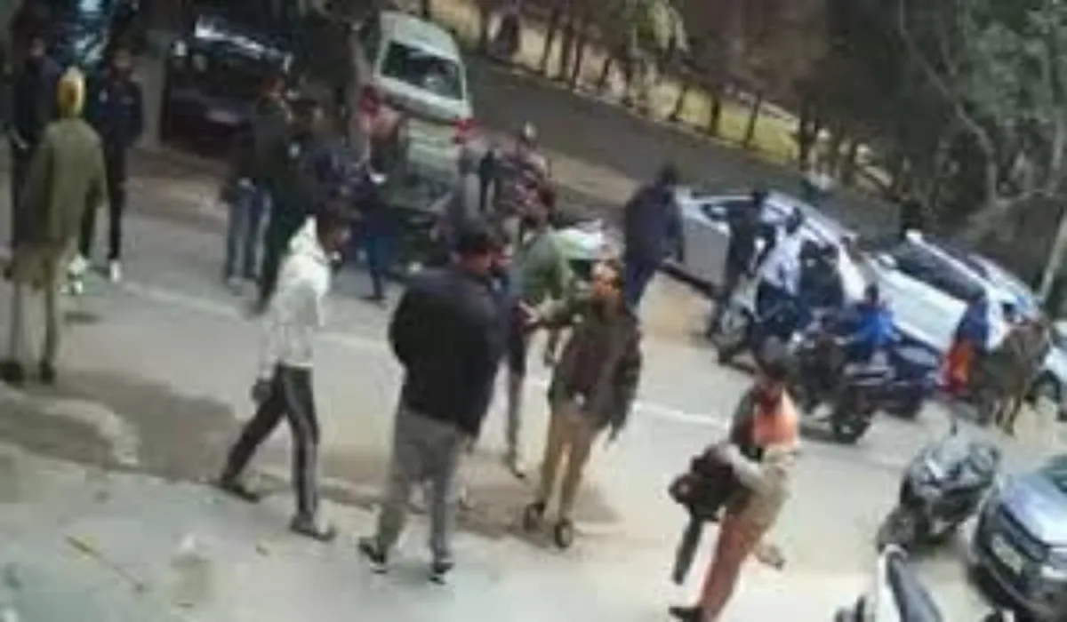 Laxmi Nagar Viral Video