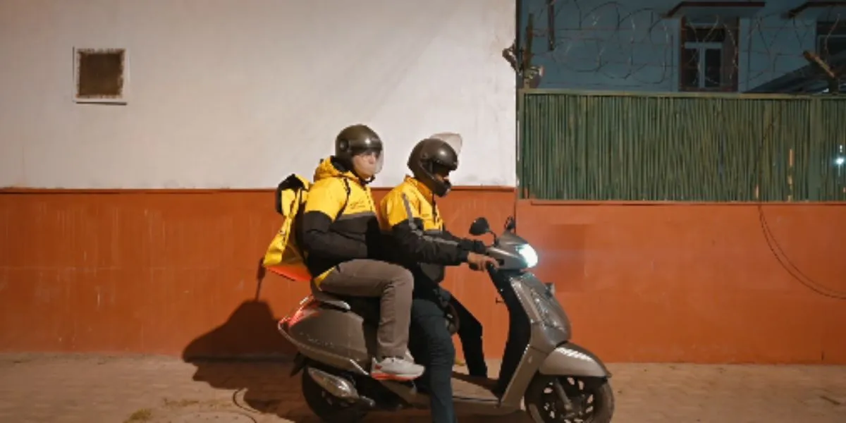 Raghav Chadha Became Delivery Boy(Photo: Social media)