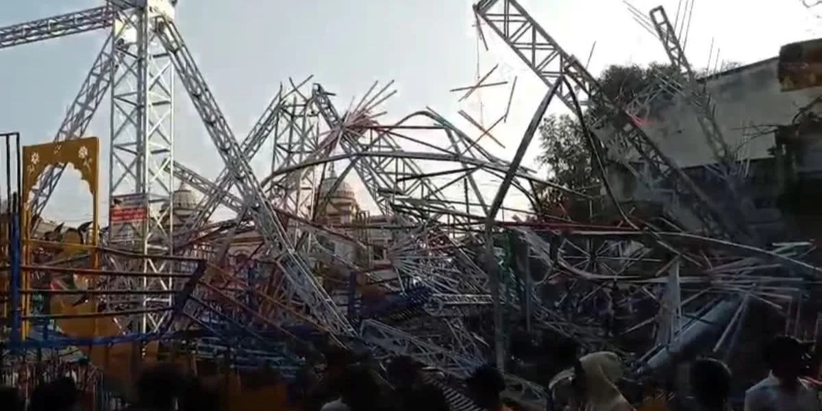 Swing Collapse in Jhabua ( source: social media )