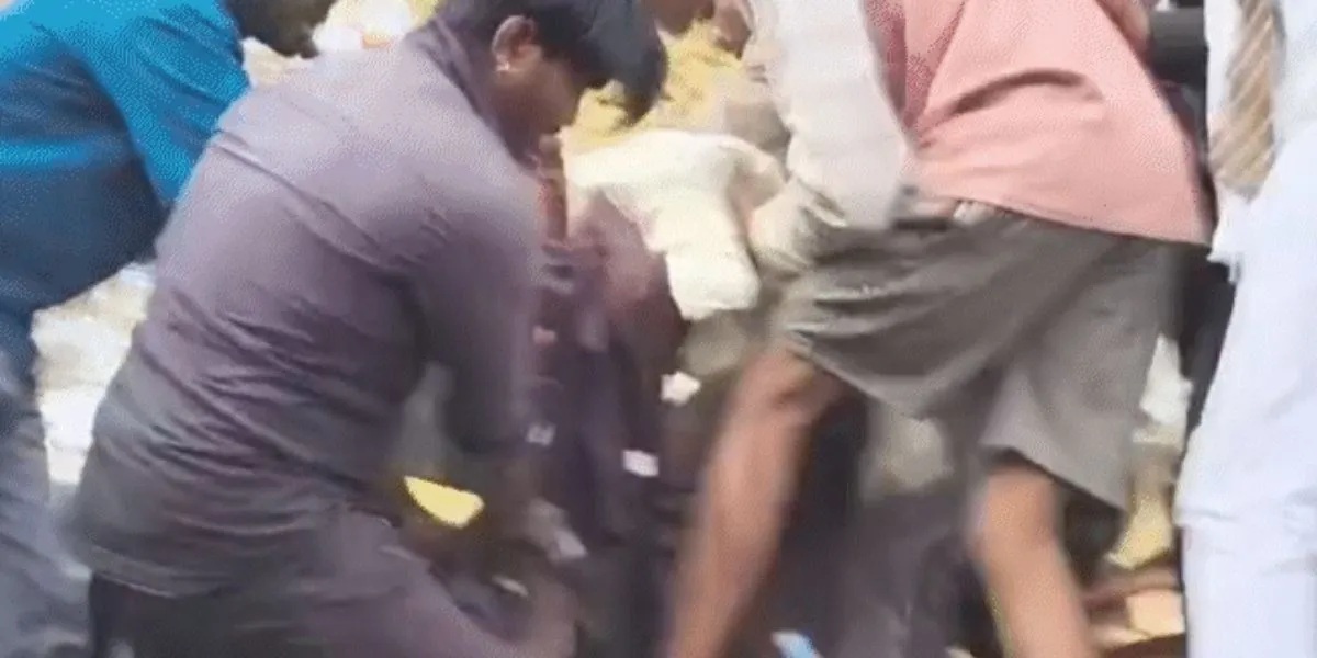Swing Collapse in Jhabua ( source: social media )