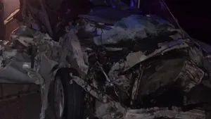 महाकाल के दर्शन कर लौट रहे थे भक्त, दिल्ली-मुंबई एक्सप्रेसवे पर ट्रक में घुसी कार, 4 की मौत