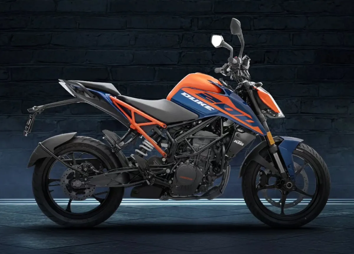 2026 KTM 250 200 Duke Comparison