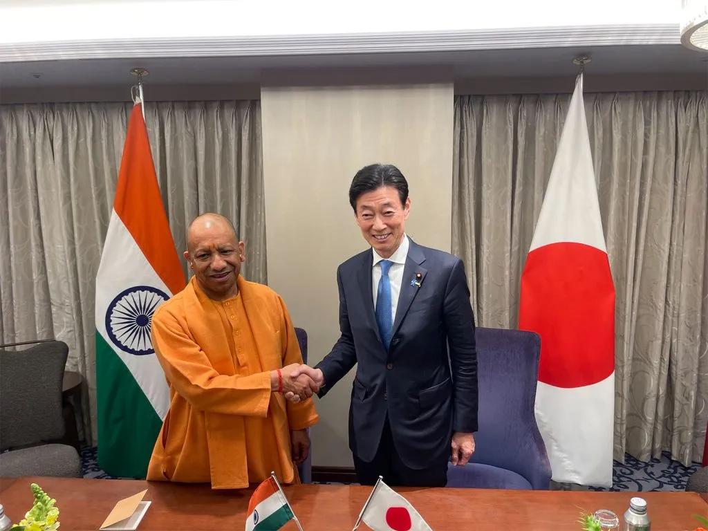 CM Yogi Meets Children In Japan