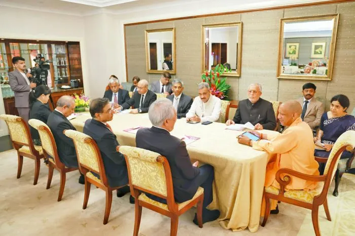 CM Yogi Sign Mou in Singapore (image: S-M)