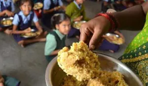 Mid-Day Meal में छिपकली! बीमार हुए 162 बच्चे, Bihar-Andhra Pradesh से सामने आई बड़ी लापरवाही