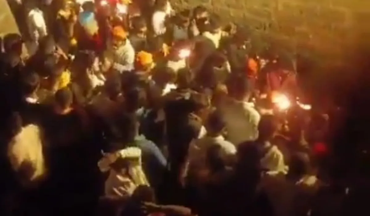 Stampede at Pune Shivneri Fort