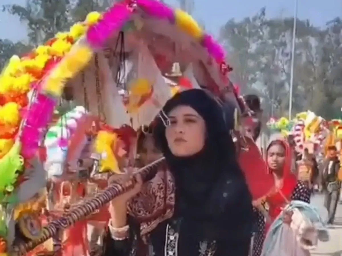 Muslim Woman Mannat (image-s-m )