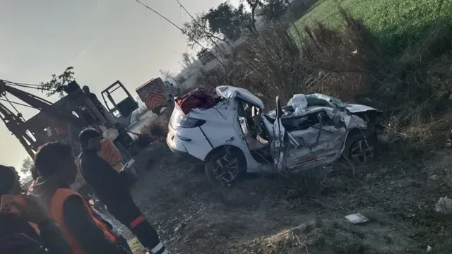 Etah Road Accident