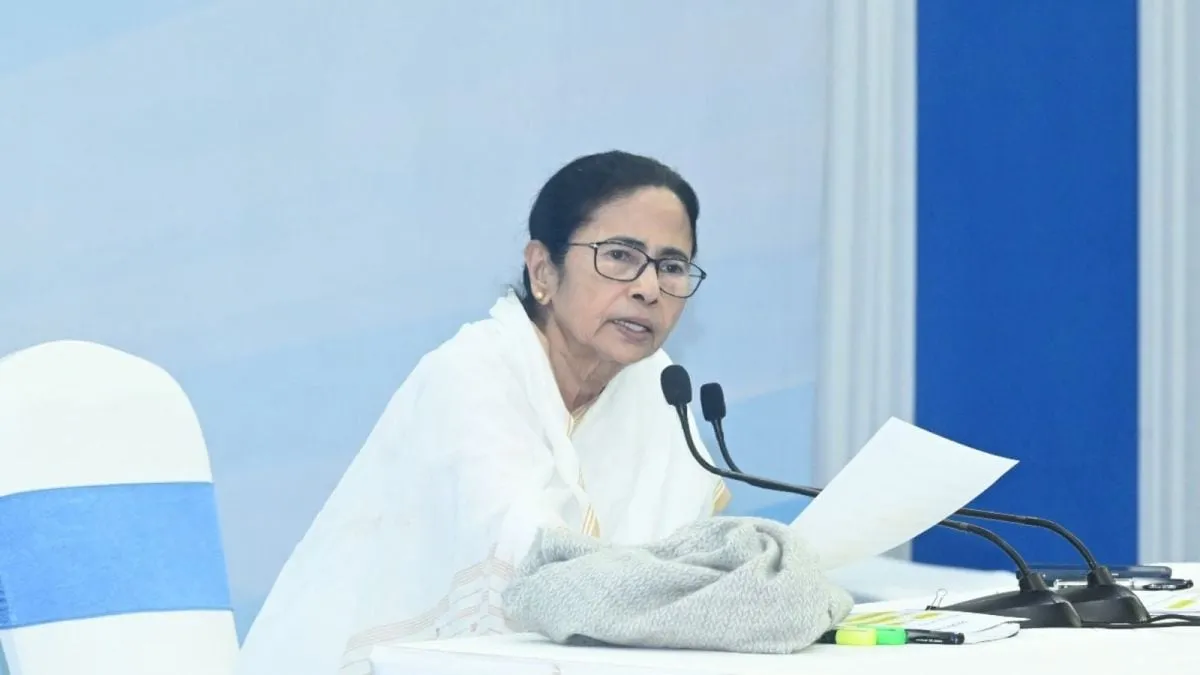 Mamata Banerjee Slams EC