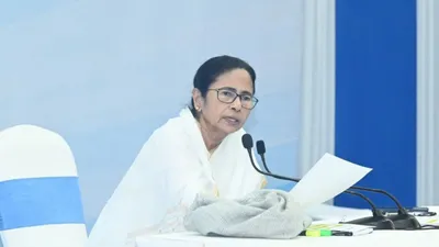 Mamata Banerjee Slams EC