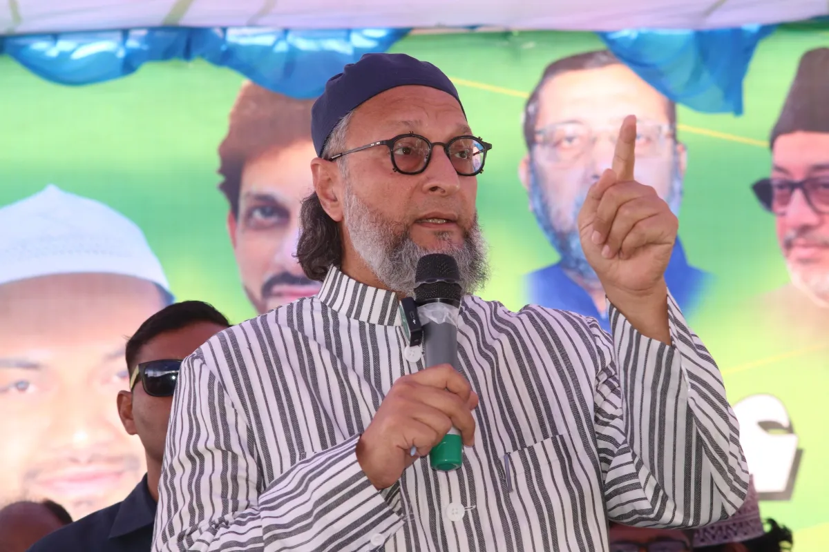 Asaduddin Owaisi On Savarkar