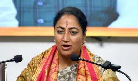 Rekha Gupta Govt E-rikshaw Policy (image-s-m )