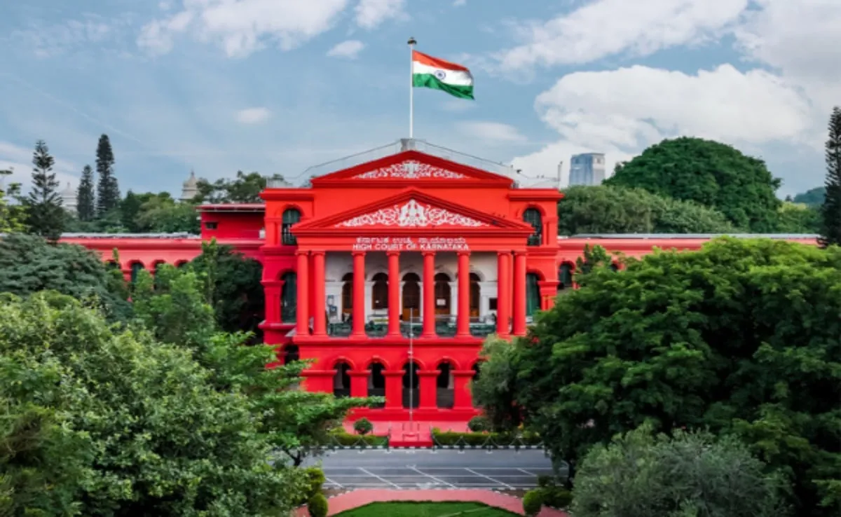 karnataka High Court Order on Blackmail (Image- S-M)