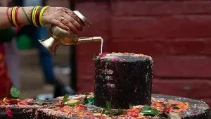 Mahashivratri Par Shiv ji ko Kya Kya Chadhaye