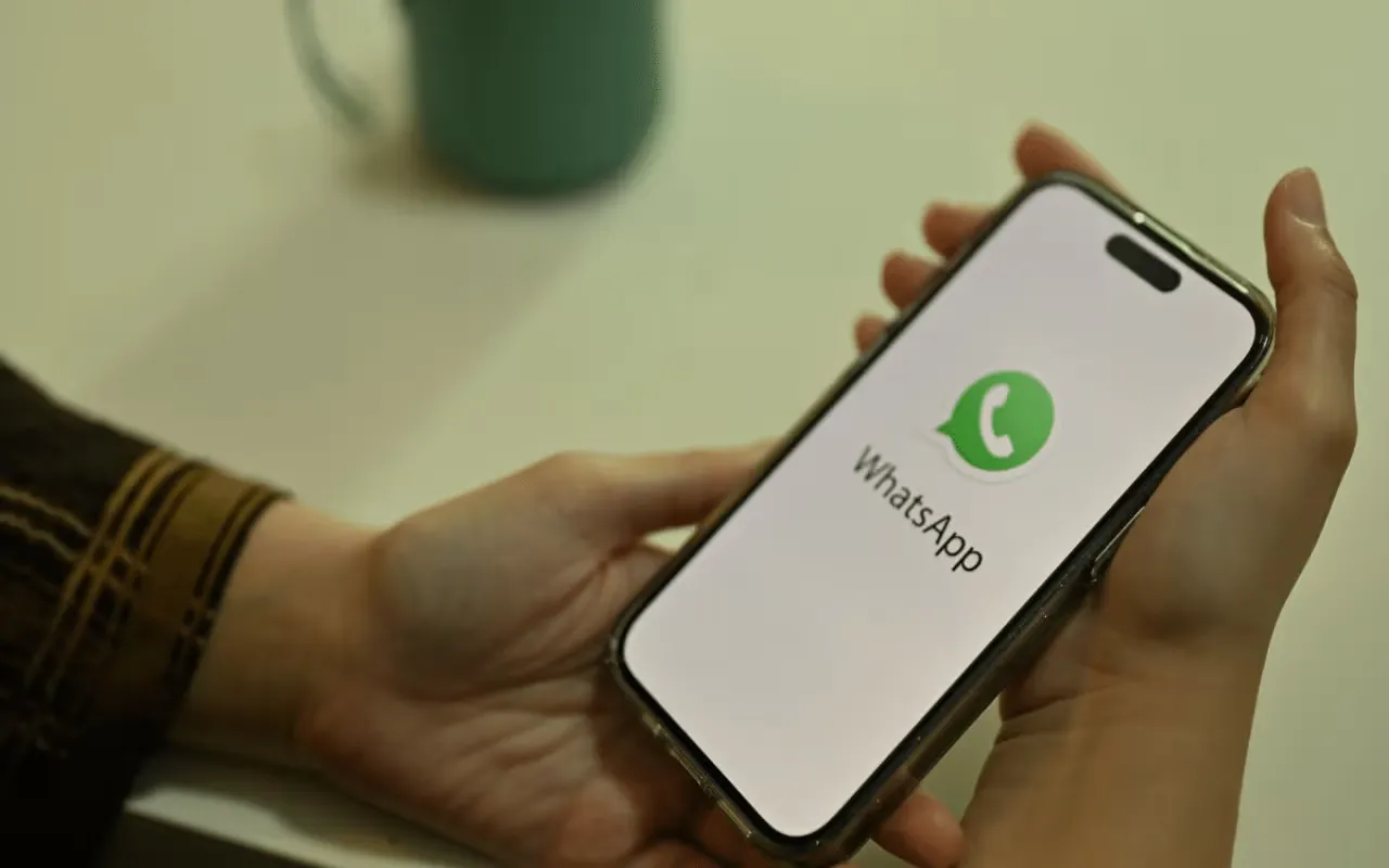 Whatsapp message Schedule Feature ( source : social media)
