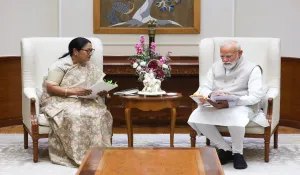 CM Rekha Gupta Meets PM Modi