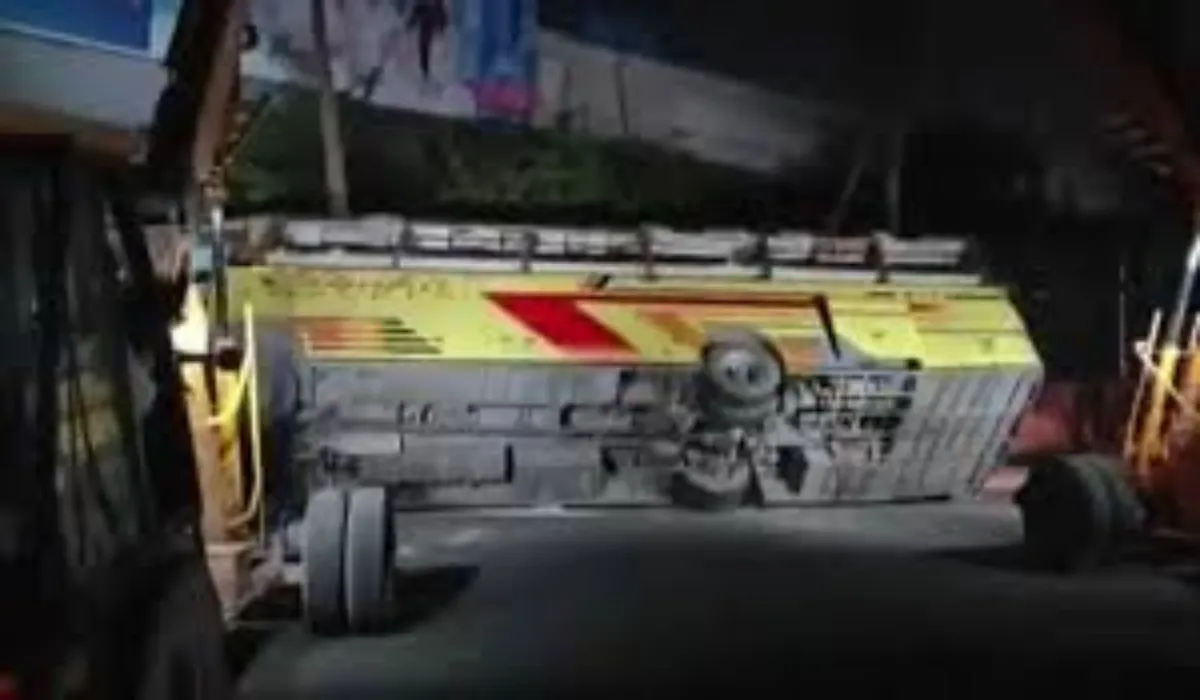 Delhi Karol Bagh Road Accident